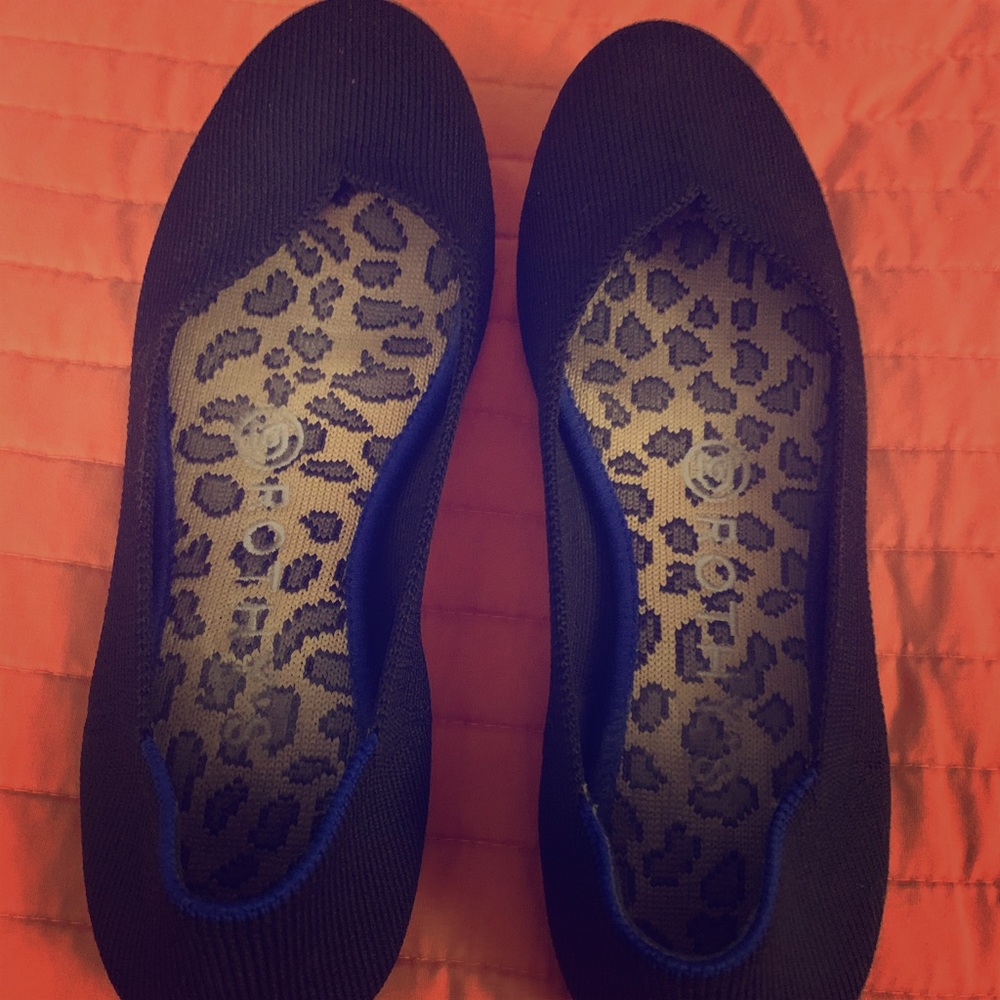 Like new Rothys washable flats 5.5